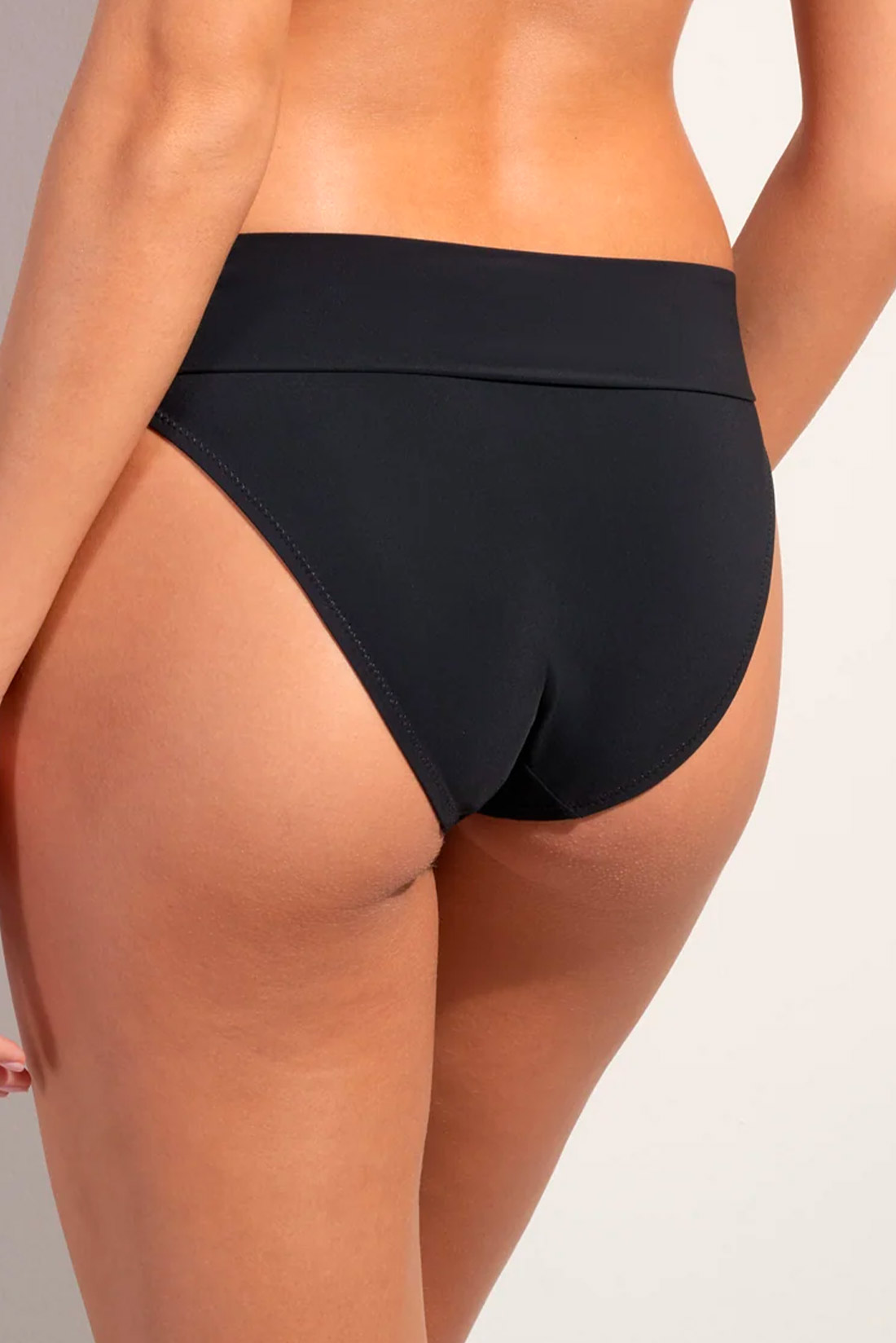 Bikini a fascia nero con slip alto Lisia – Pain De Sucre - immagine 7